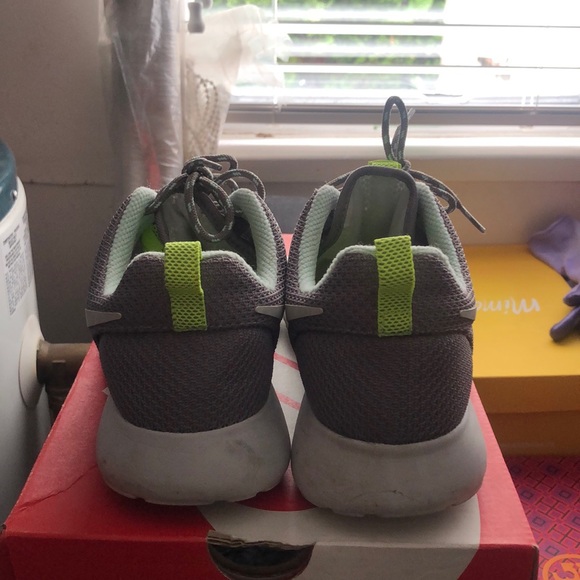 Nike Roshe Run - Picture 3 of 5